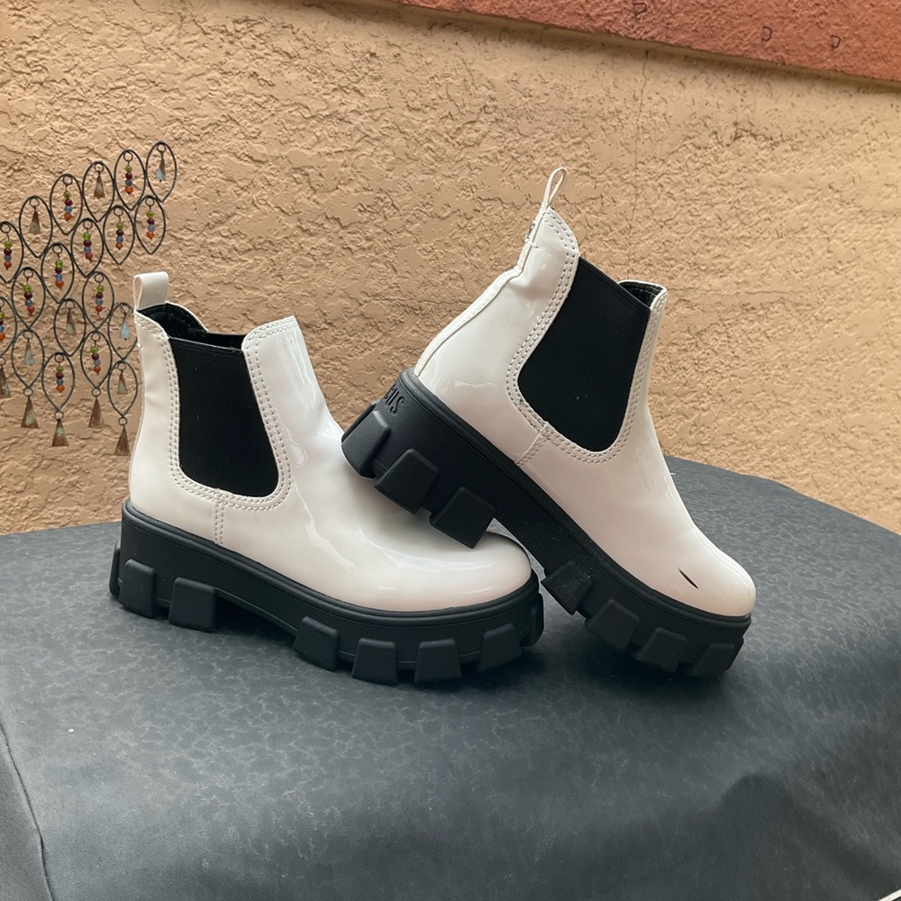 Circus by Sam Edelman Glossy White and Black Booties